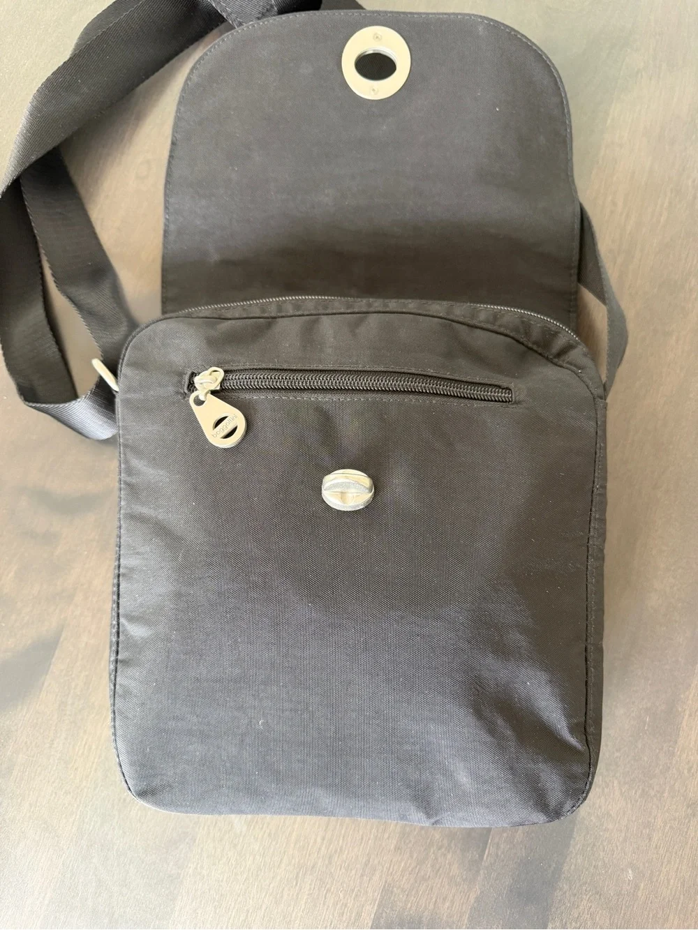 Baggallini bagillini sleek